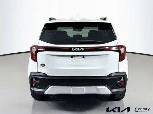 Certified 2024 Kia Seltos EX FWD image 6