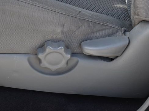 Used 2012 Toyota Tacoma Base image 17