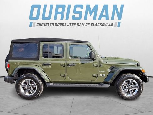 Used 2022 Jeep Wrangler Unlimited Sahara w/ Cold Weather Group AWD/4WD image 7