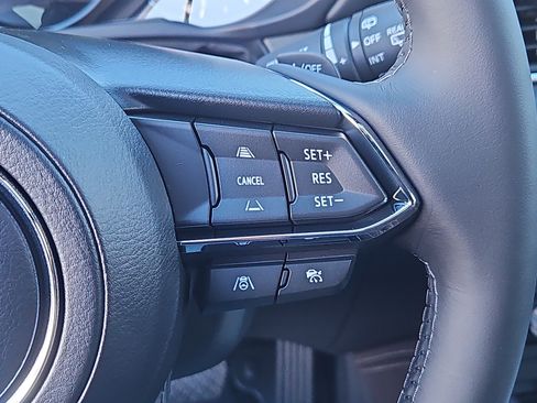 New 2025 MAZDA CX-5 Signature image 17