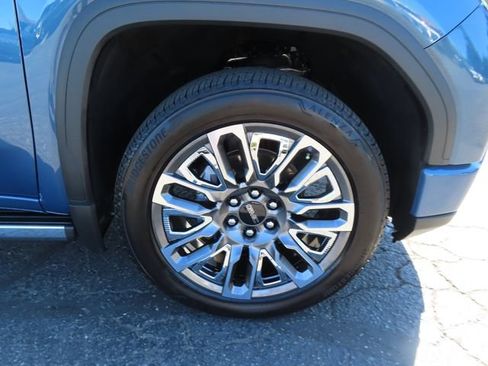 Used 2025 GMC Sierra 1500 Denali Ultimate AWD/4WD image 11