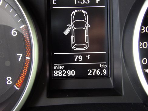 Used 2011 Volkswagen Golf 4-Door image 31