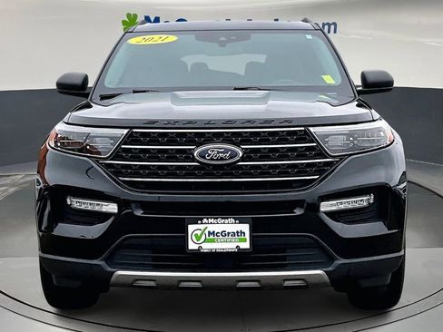 Used 2021 Ford Explorer XLT w/ Equipment Group 202A image 2