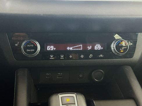 Used 2024 Mitsubishi Outlander SE image 24