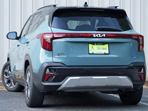 Used 2024 Kia Seltos S AWD/4WD image 5