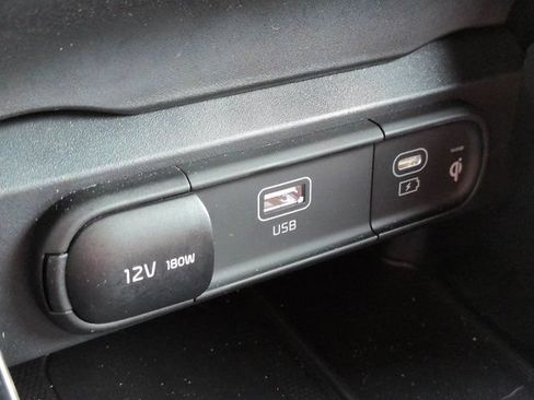 Used 2025 Kia Telluride SX w/ SX Captain's Chair Package FWD image 22