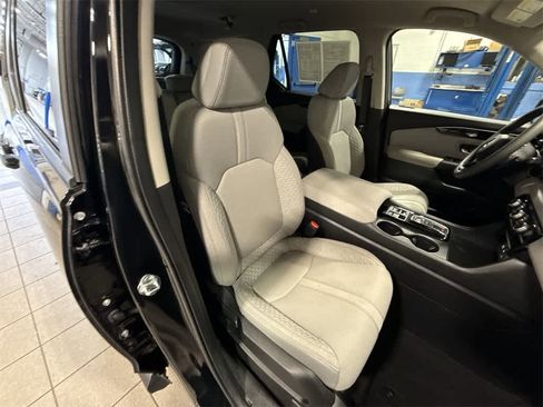 Used 2023 Honda Pilot LX image 16