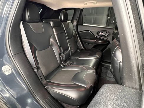 Used 2016 Jeep Cherokee Trailhawk w/ Cold Weather Group image 24