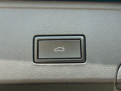 Used 2020 Volkswagen Atlas Cross Sport SE w/ Towing Package image 56