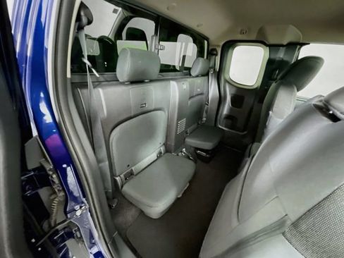 Used 2023 Nissan Frontier SV w/ SV Convenience Package RWD image 27
