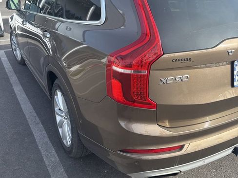 Used 2017 Volvo XC90 T6 Momentum w/ Vision Package image 3