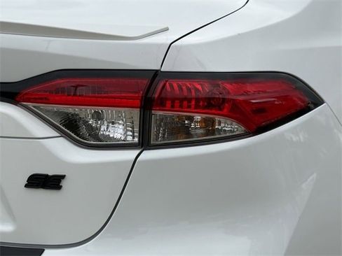 Used 2025 Toyota Corolla SE image 7