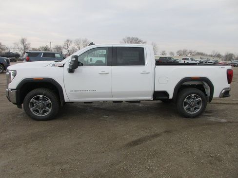 New 2026 GMC Sierra 3500 SLE w/ SLE Value Package image 11