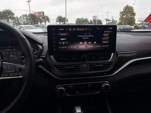 Certified 2024 Nissan Altima 2.5 SR w/ SR Premium Package image 19