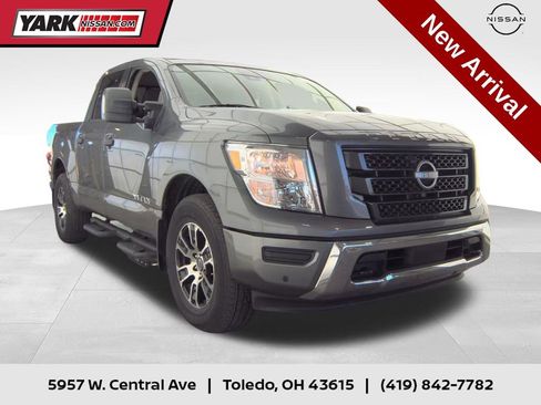 Used 2024 Nissan Titan SV w/ SV Convenience Package AWD/4WD image 1