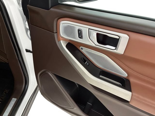 Used 2022 Ford Explorer King Ranch w/ Technology Package AWD/4WD image 15