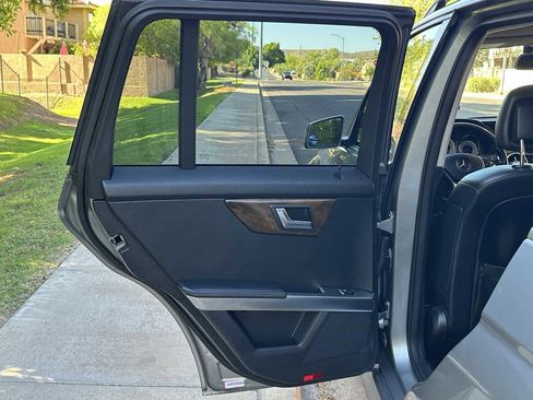 Used 2015 Mercedes-Benz GLK 350 2WD image 38