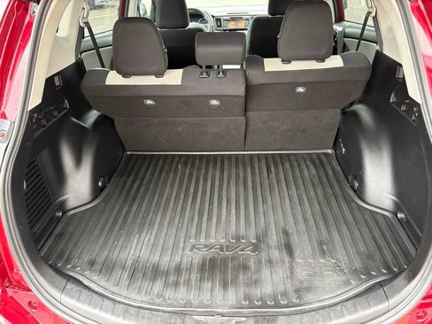 Used 2018 Toyota RAV4 XLE image 15