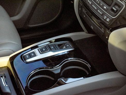 Used 2020 Honda Pilot Touring image 5