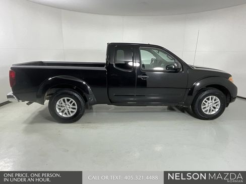 Used 2014 Nissan Frontier SV image 8