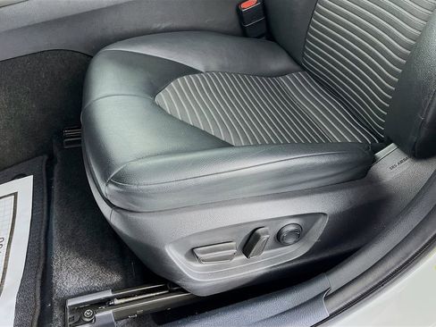 Used 2022 Toyota Camry SE FWD image 27