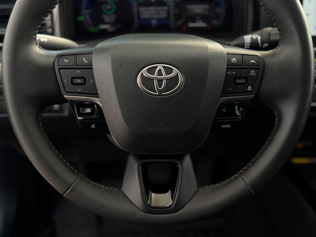 Certified 2026 Toyota Camry XLE AWD/4WD image 14