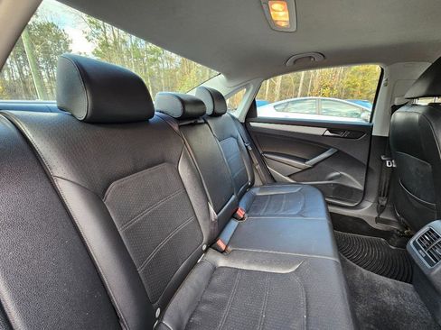 Used 2013 Volkswagen Passat 2.5 SE image 30