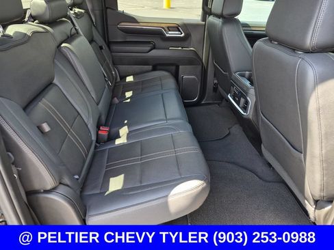 Used 2023 Chevrolet Silverado 1500 High Country w/ Technology Package AWD/4WD image 16