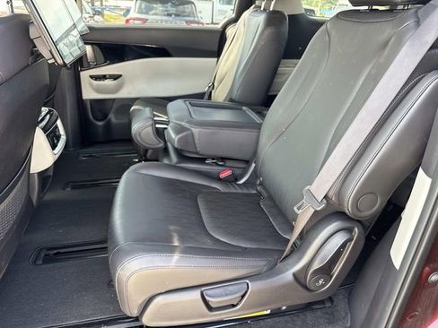 Used 2022 Kia Carnival SX image 11