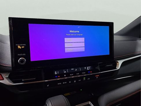 Certified 2025 Toyota Sienna XSE image 14