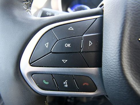 Used 2024 Chrysler Voyager LX FWD image 34