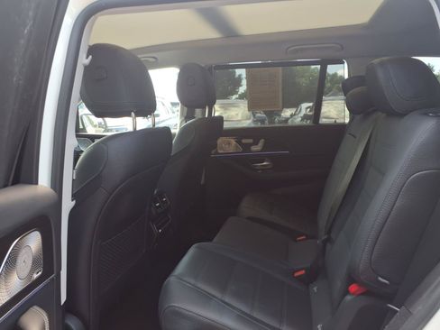 Used 2023 Mercedes-Benz GLS 450 4MATIC image 27
