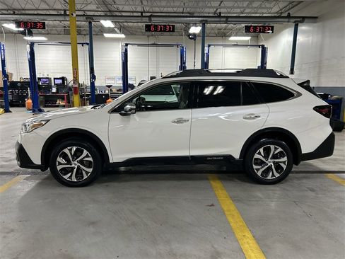 Certified 2020 Subaru Outback Touring image 5