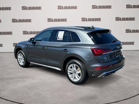 Certified 2023 Audi Q5 2.0T Premium w/ Convenience Package AWD/4WD image 3