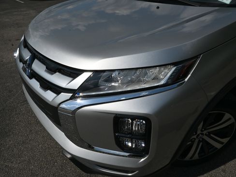 Used 2023 Mitsubishi Outlander Sport SE image 13