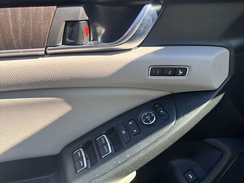 Used 2018 Honda Accord EX-L image 11