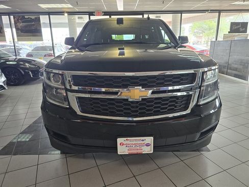 Used 2020 Chevrolet Suburban LT image 2