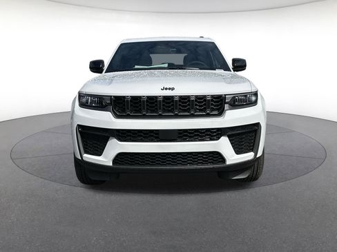 New 2026 Jeep Grand Cherokee Altitude image 5