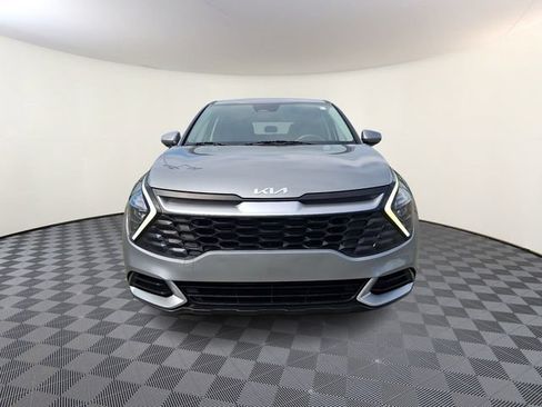 Used 2023 Kia Sportage LX FWD image 2