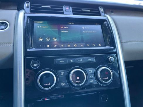 Used 2018 Land Rover Discovery HSE AWD/4WD image 14