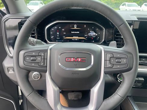Used 2026 GMC Sierra 1500 SLT AWD/4WD image 10