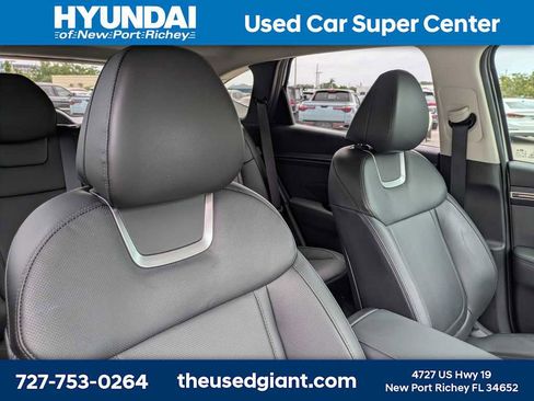 Certified 2024 Hyundai Tucson Limited AWD/4WD image 6