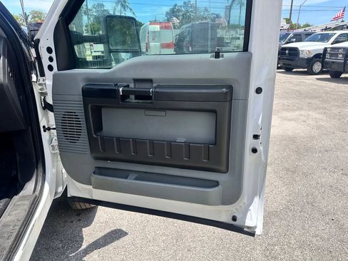 Used 2015 Ford F550 4x4 Crew Cab Super Duty image 18