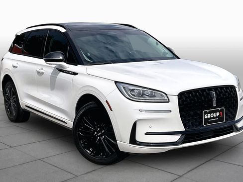 Used 2023 Lincoln Corsair Reserve w/ Equipment Group 201A FWD image 3