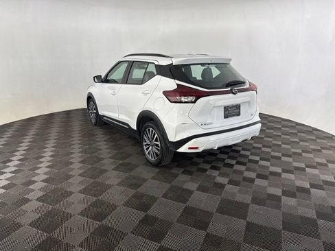 Used 2024 Nissan Kicks SR w/ SR Premium Package FWD image 7