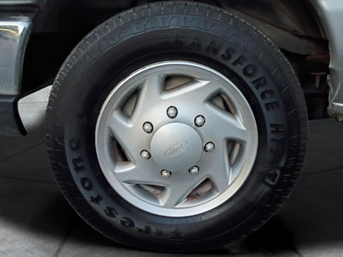 Used 2014 Ford E-350 and Econoline 350 XLT image 41