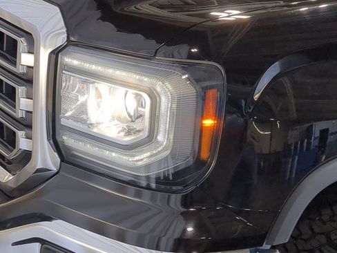 Used 2019 GMC Sierra 1500 SLE w/ SLE Value Package AWD/4WD image 14