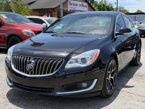 Used 2017 Buick Regal Sport Touring FWD image 3