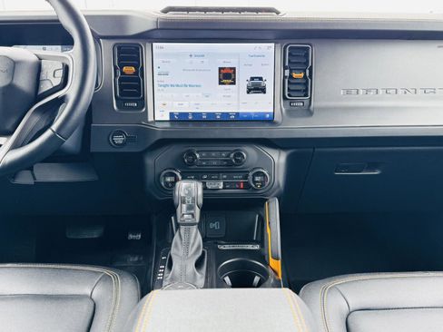 Used 2024 Ford Bronco Badlands image 26