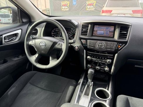 Used 2015 Nissan Pathfinder SV image 24